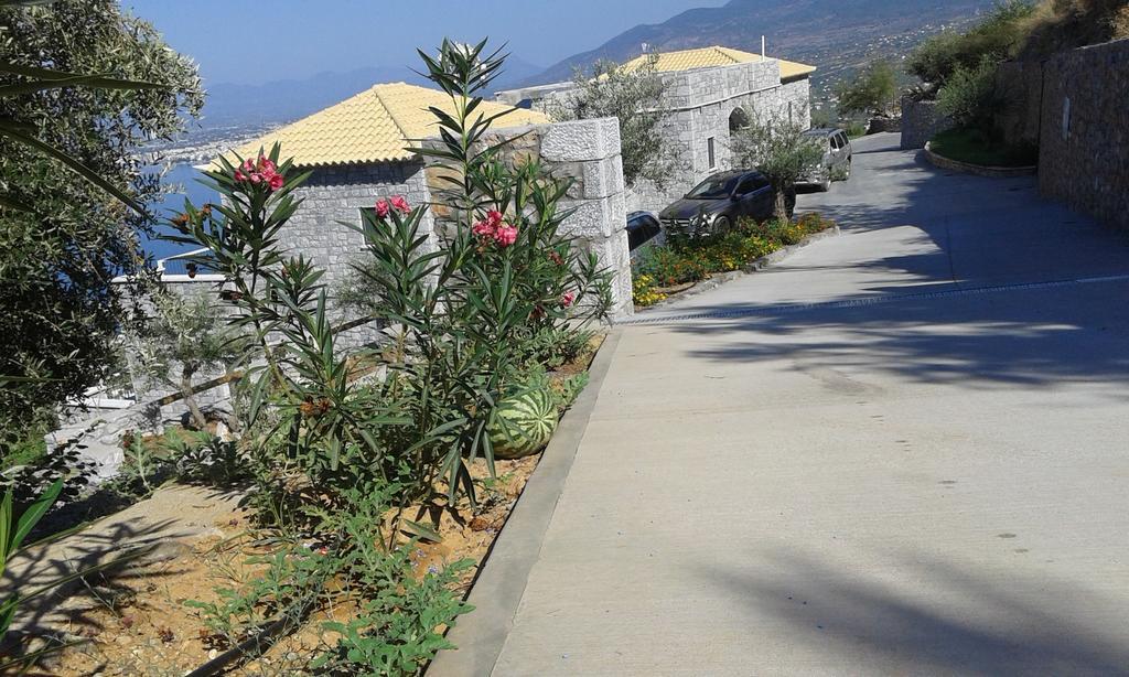 Petra Thea Apartment Kalamata Ngoại thất bức ảnh