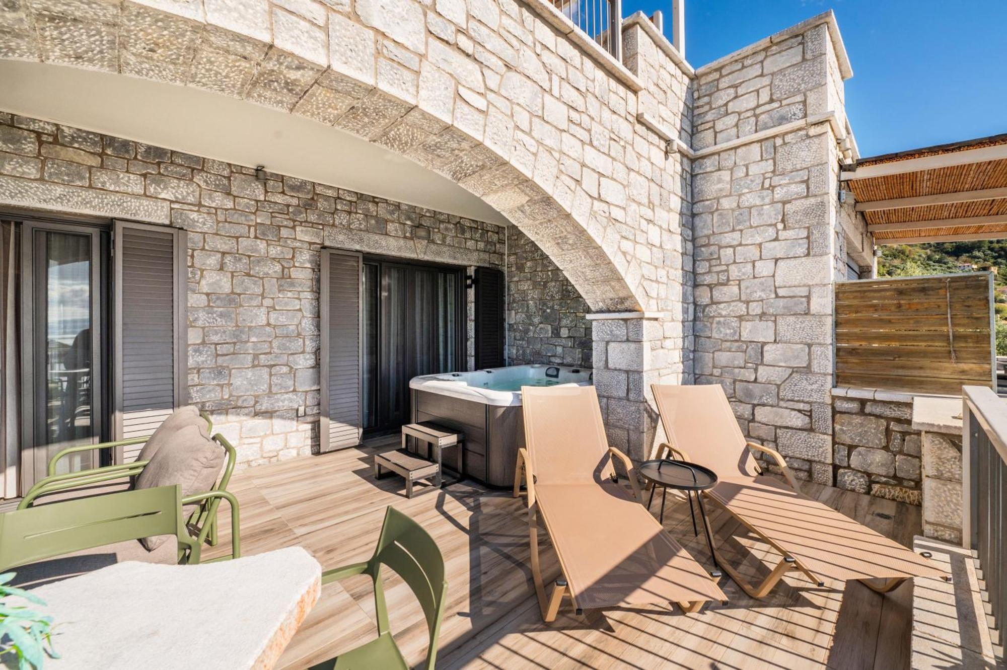 Petra Thea Apartment Kalamata Ngoại thất bức ảnh